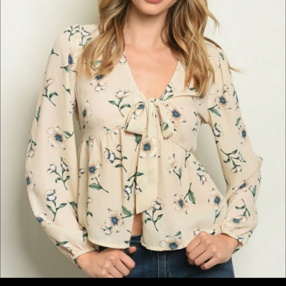 Lydelle Tops - NWT BOUTIQUE TOP